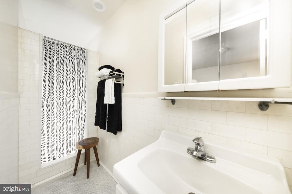 1229 Chestnut Street - Photo 4