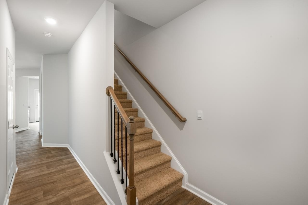 423 David Hill Drive - Photo 4