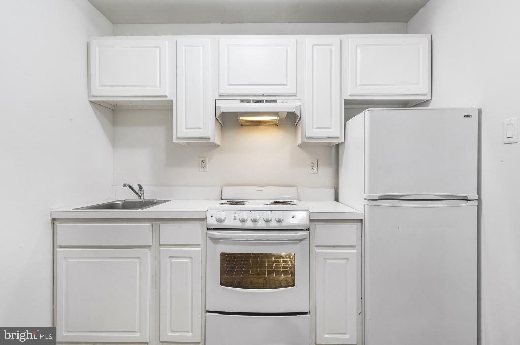 1229 Chestnut Street - Photo 1