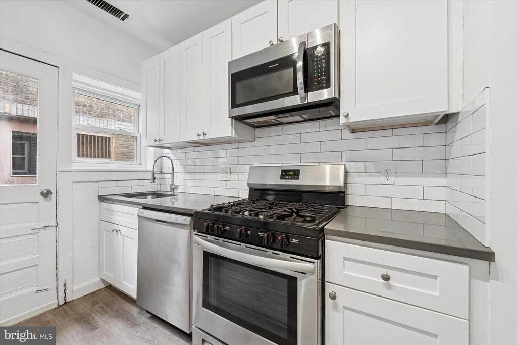 334 Lombard Street - Photo 11