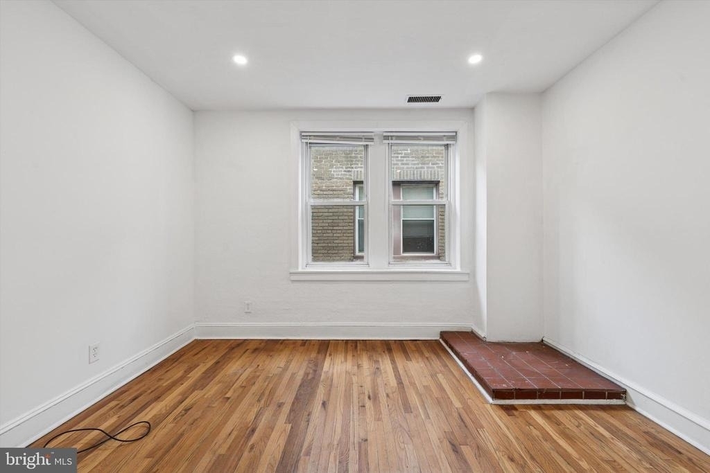 334 Lombard Street - Photo 4