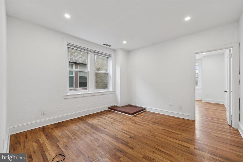 334 Lombard Street - Photo 13