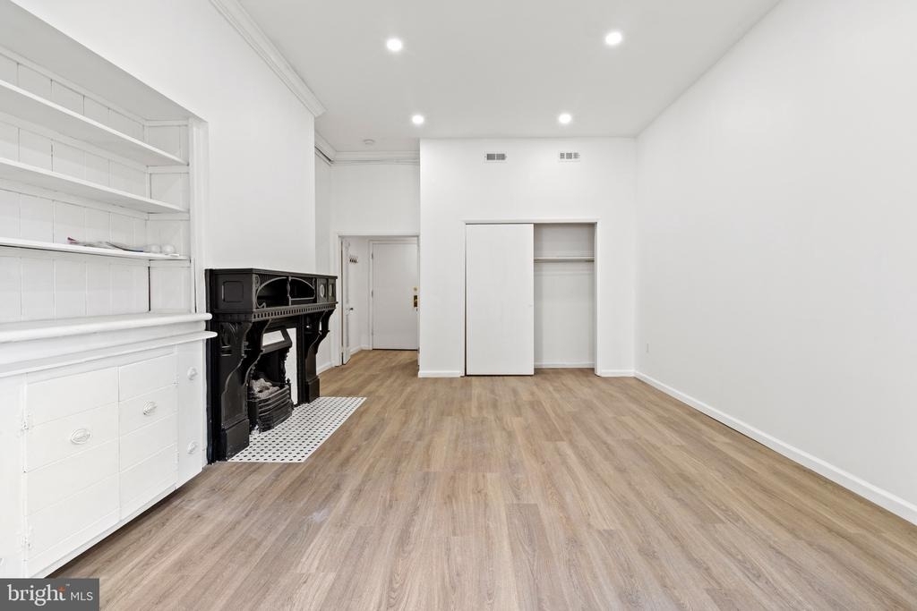 1602 S Broad Street - Photo 2