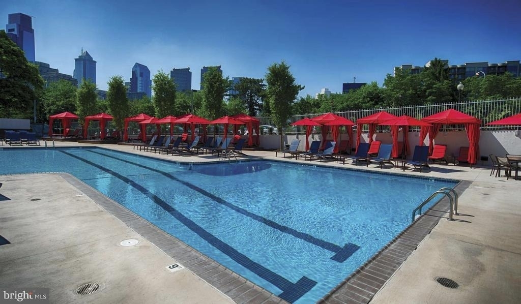 2200 Benjamin Franklin Parkway - Photo 13