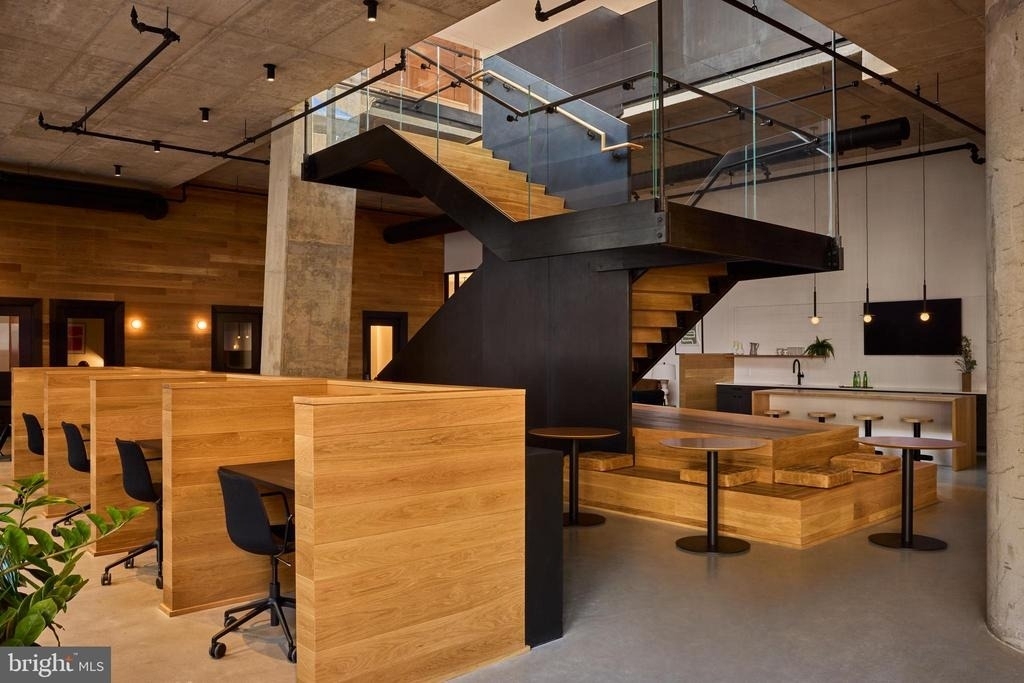1134 Sansom Street - Photo 3