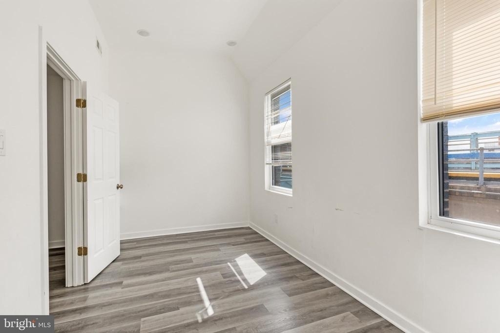 2550 Kensington Avenue - Photo 13