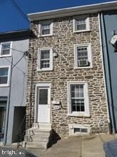 156 Grape Street - Photo 0