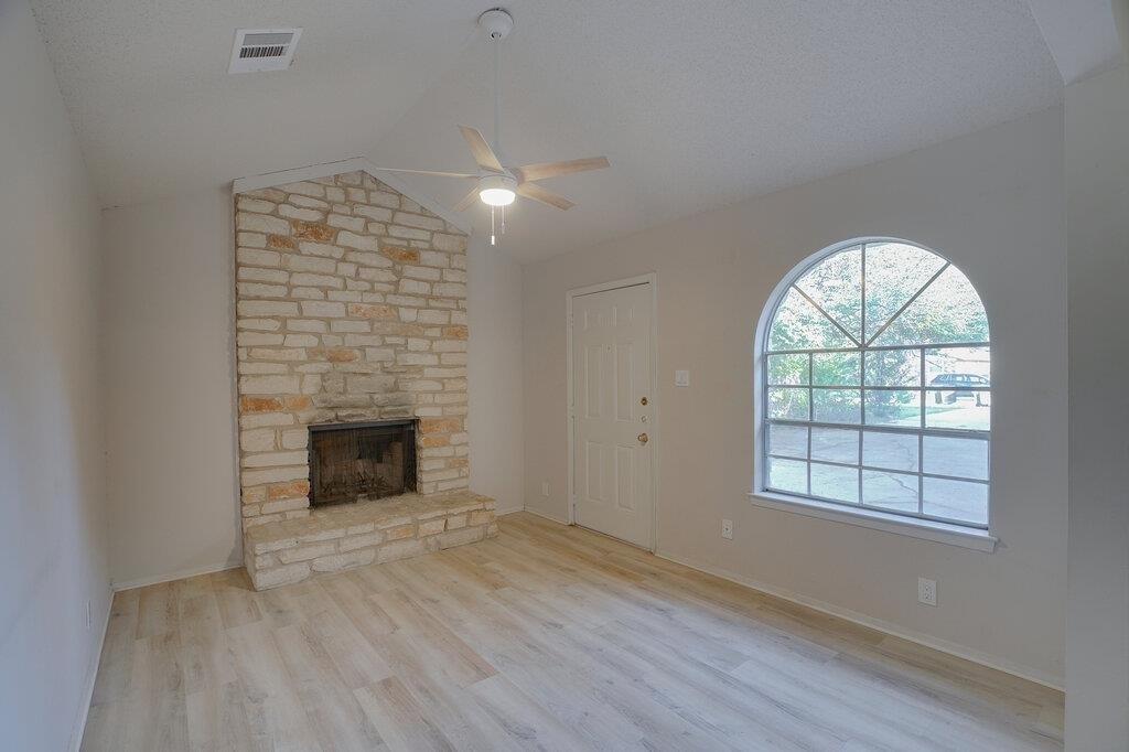 1206 Westcott Dr - Photo 2