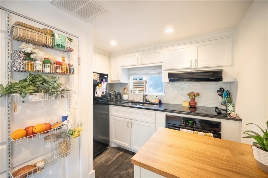 1119 Gunter St - Photo 3