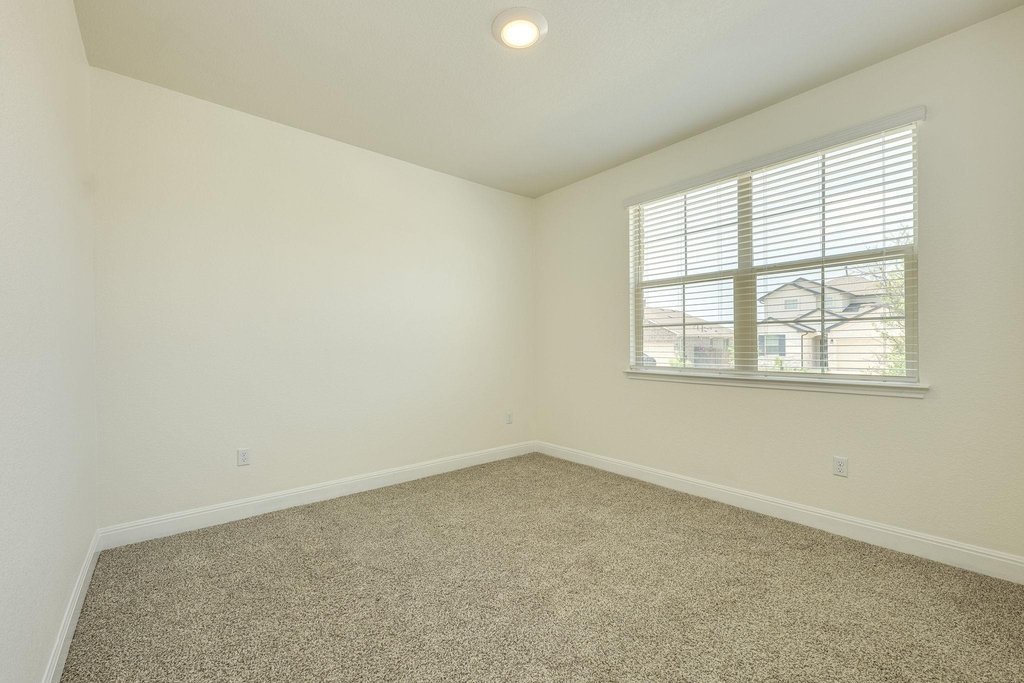 17813 Bassano Ave - Photo 17