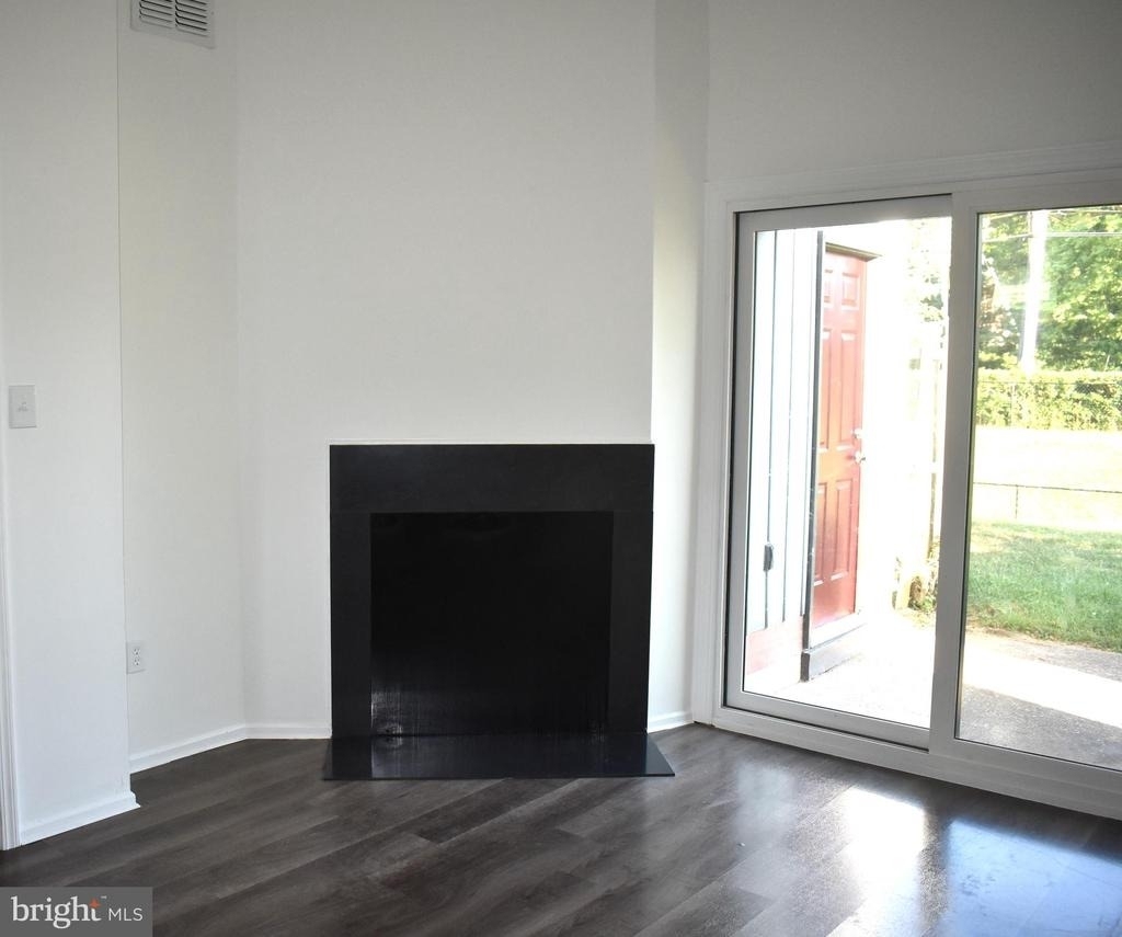 1604 Shenandoah Court - Photo 5