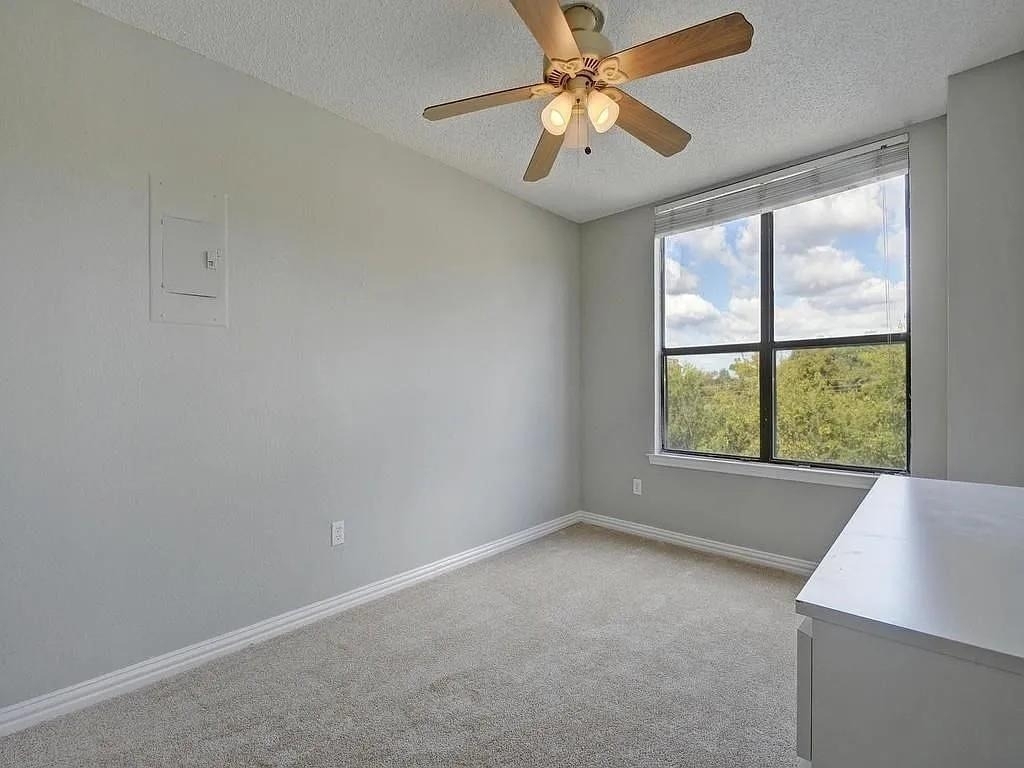 2409 Leon St - Photo 4