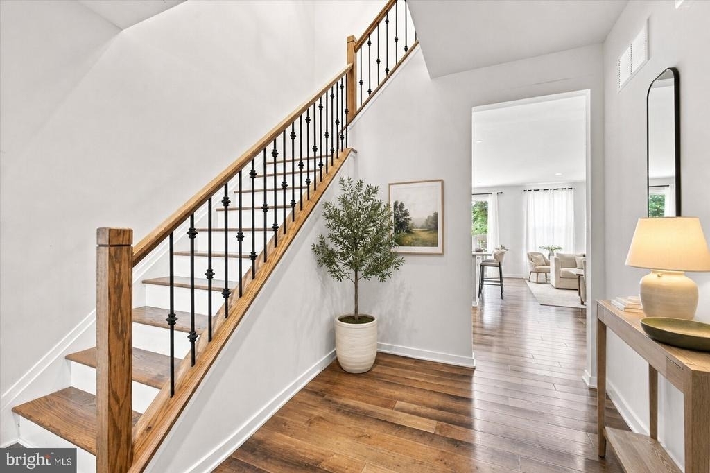 203 Segel Drive - Photo 2