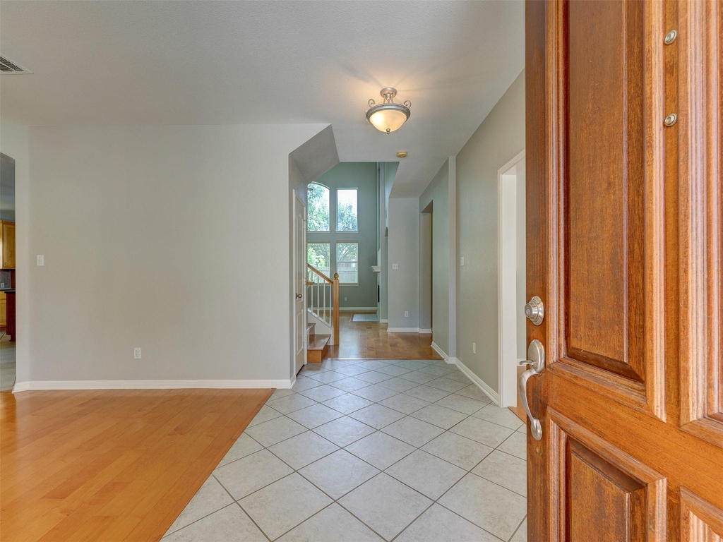 1554 Homewood Cir - Photo 6