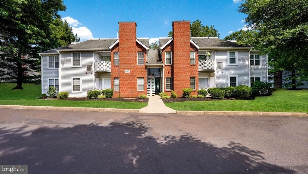 907 Diamond Drive - Photo 0
