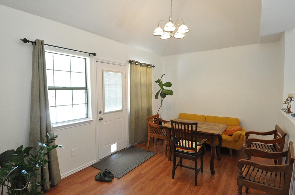 9902 Talleyran Dr - Photo 5