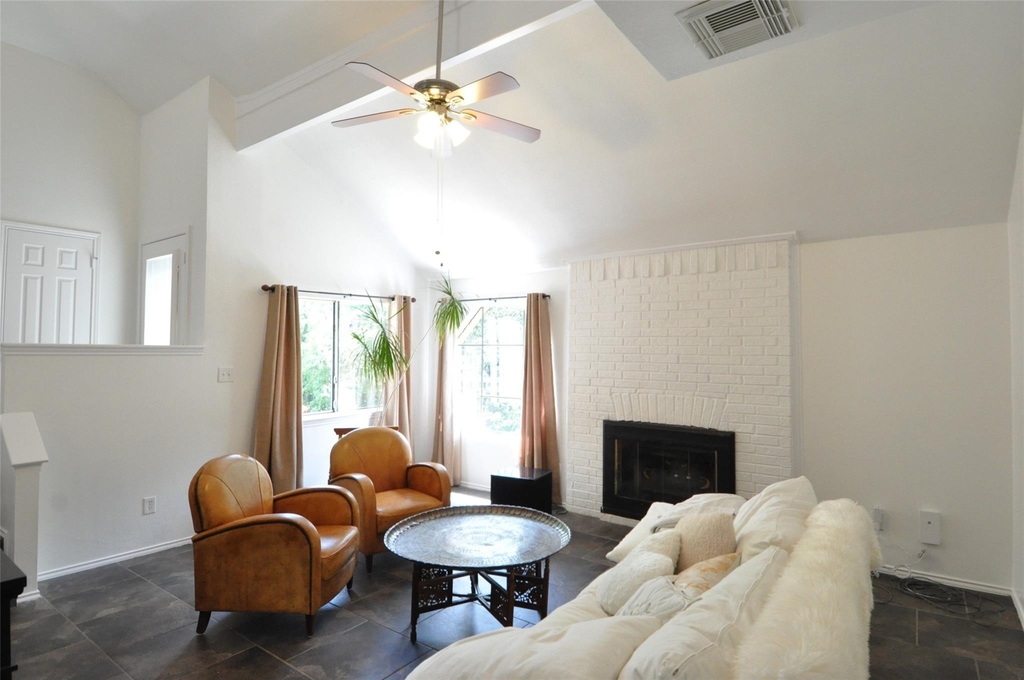 9902 Talleyran Dr - Photo 3