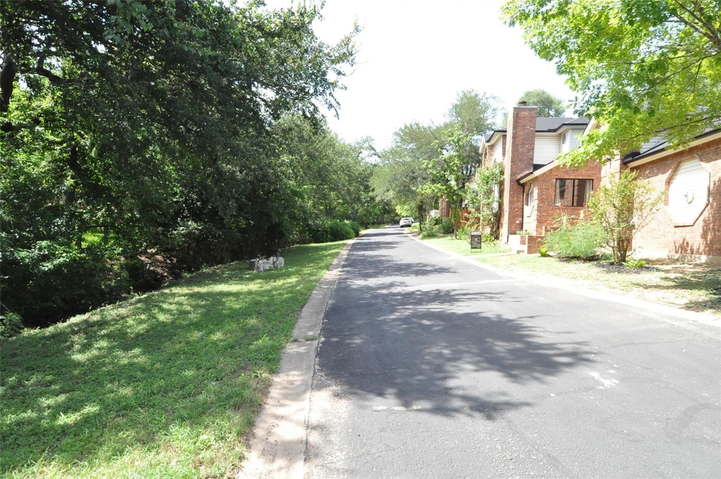 9902 Talleyran Dr - Photo 31