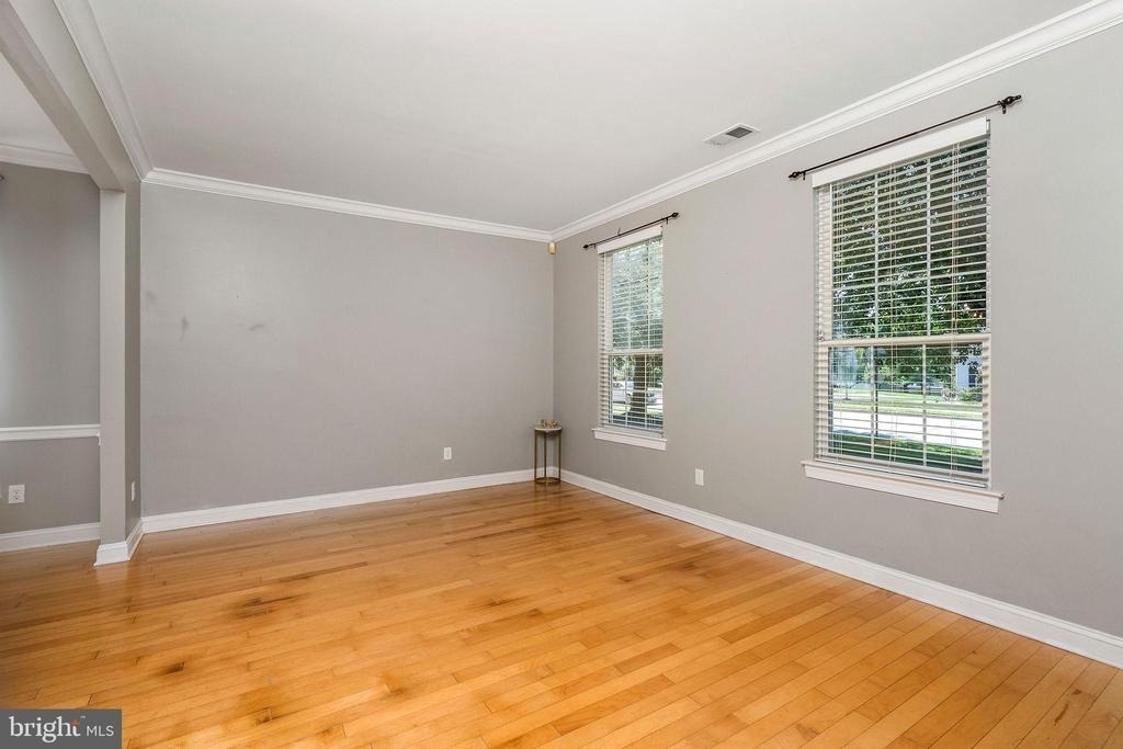 412 Denow Road - Photo 4