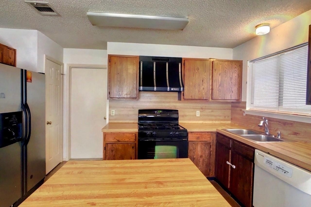 2816 Norfolk Dr - Photo 7