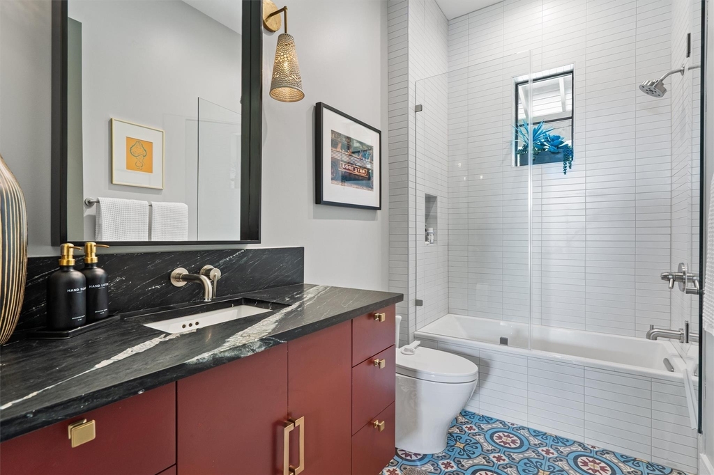 1175 San Bernard St - Photo 36