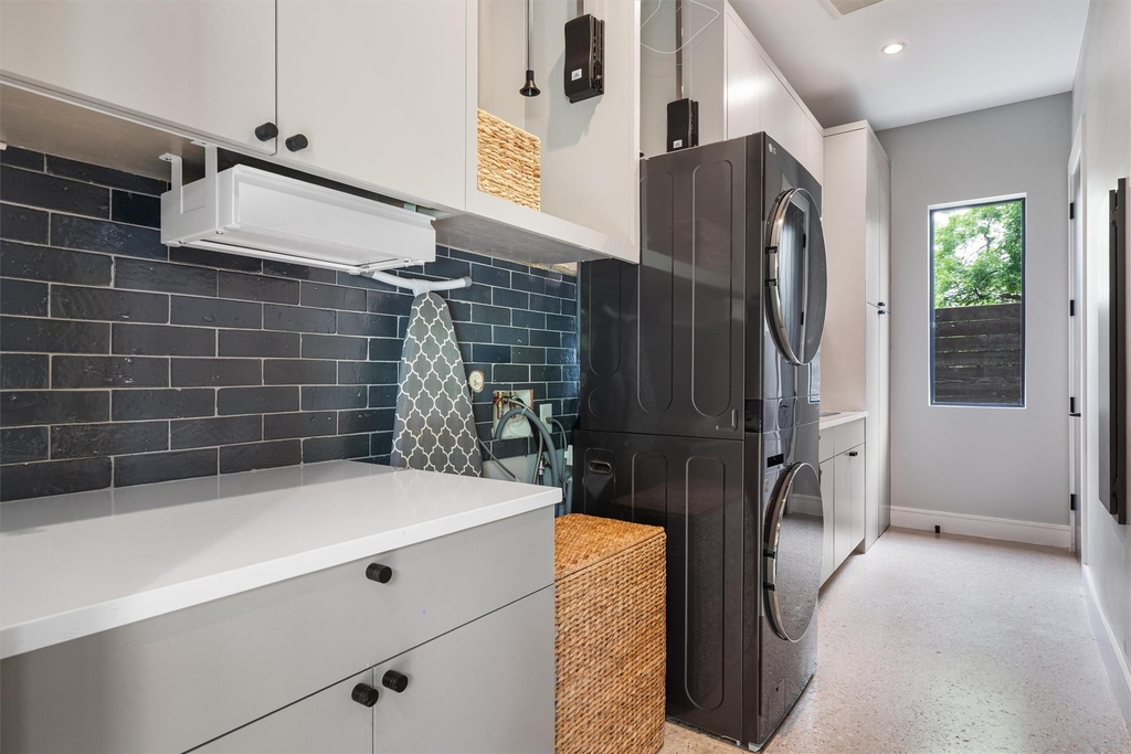 1175 San Bernard St - Photo 12