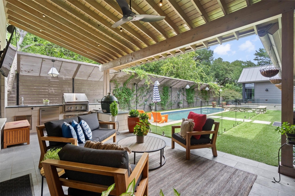 1175 San Bernard St - Photo 32
