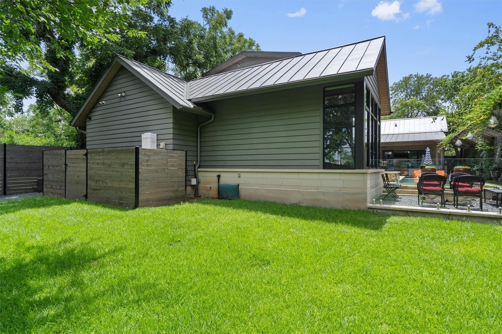 1175 San Bernard St - Photo 29