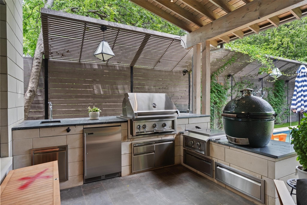 1175 San Bernard St - Photo 23