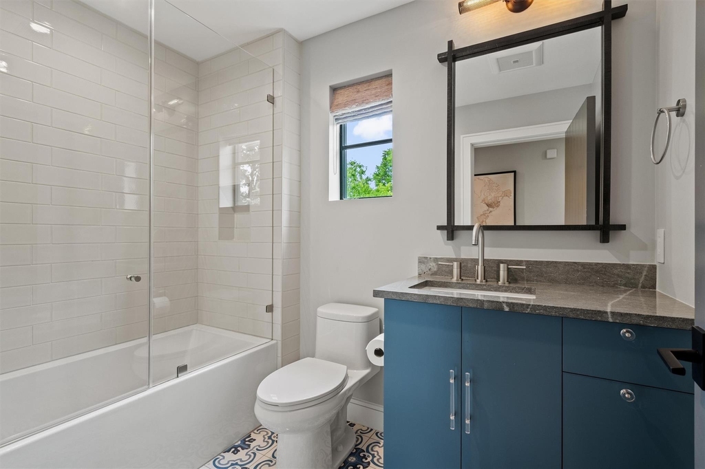 1175 San Bernard St - Photo 34