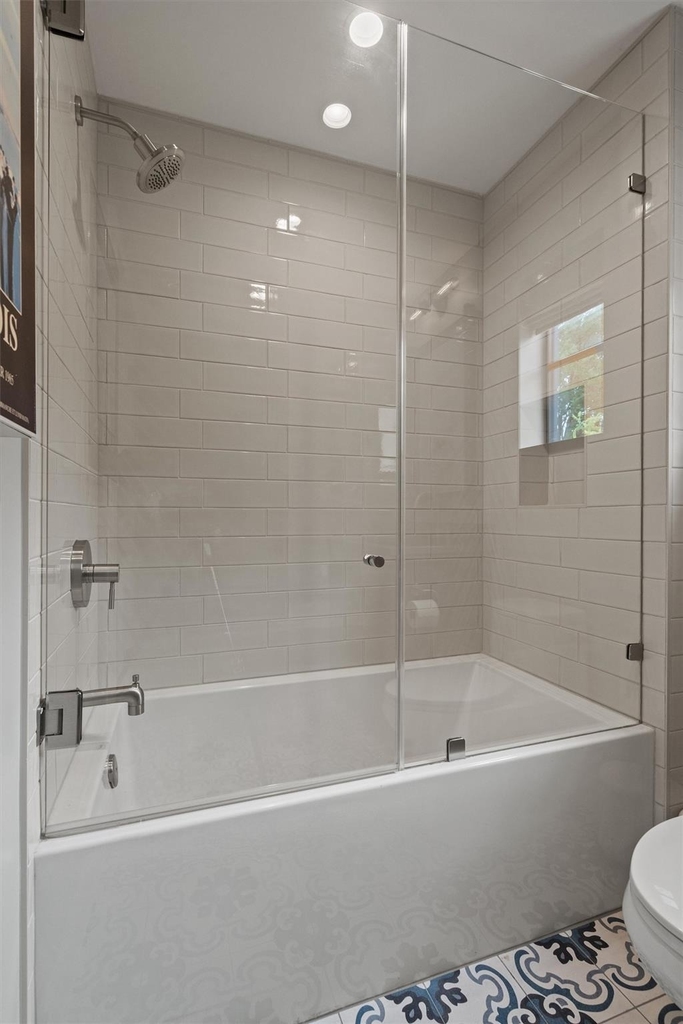 1175 San Bernard St - Photo 33