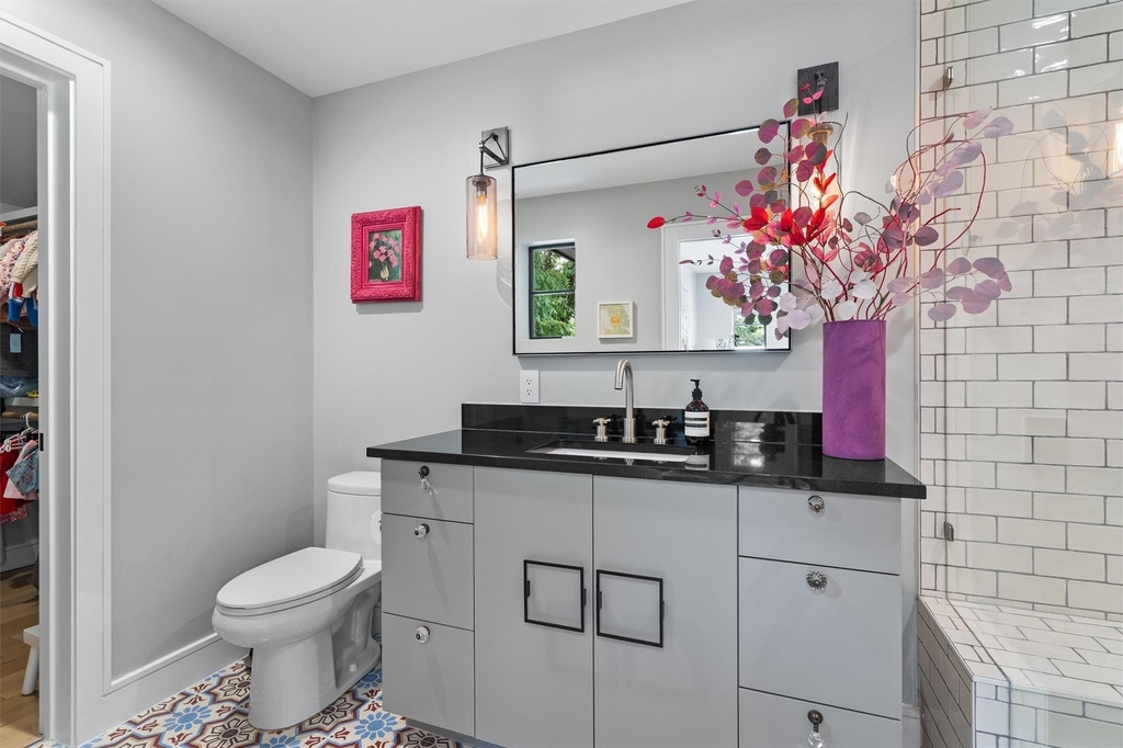 1175 San Bernard St - Photo 18