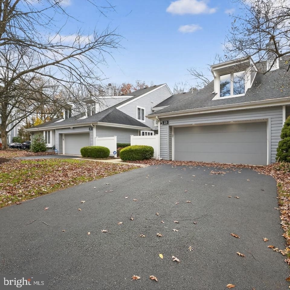 203 Sunshine Lakes Drive - Photo 1