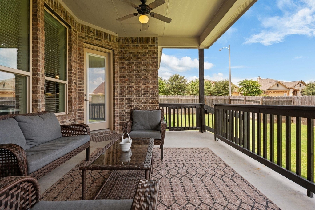 1113 Hartman Dr - Photo 3