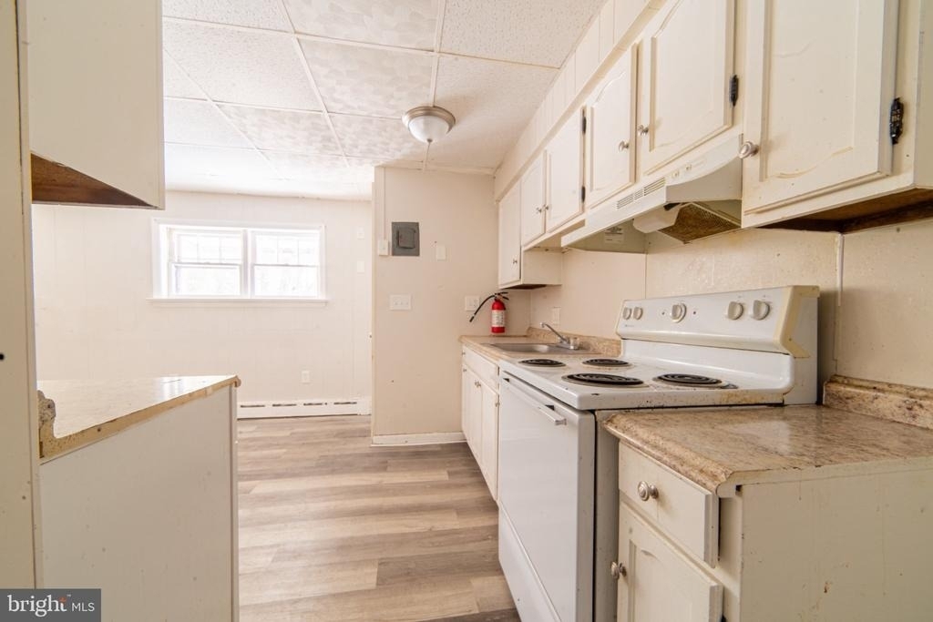 107 Atlantic Street - Photo 3