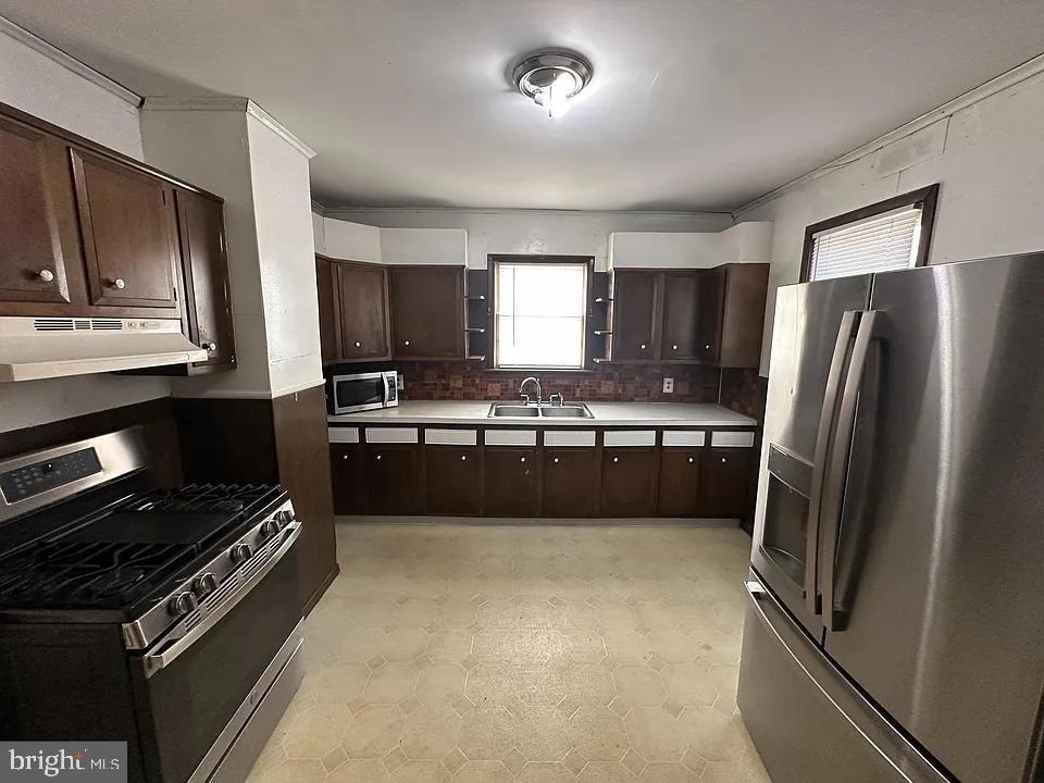 306 W Main Street W - Photo 1
