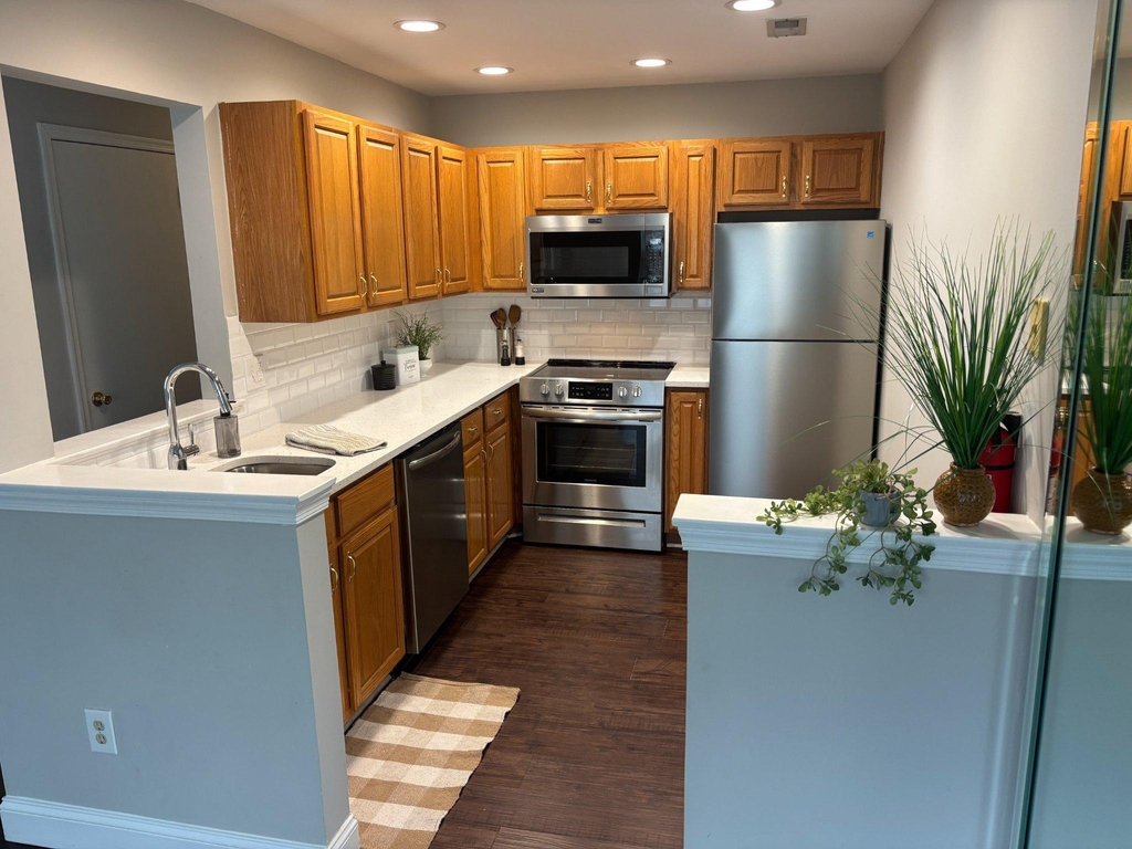 1002 Squirrel Road - Photo 4