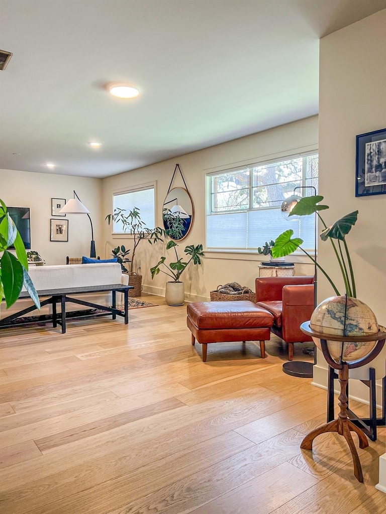205 W Covington Dr - Photo 4