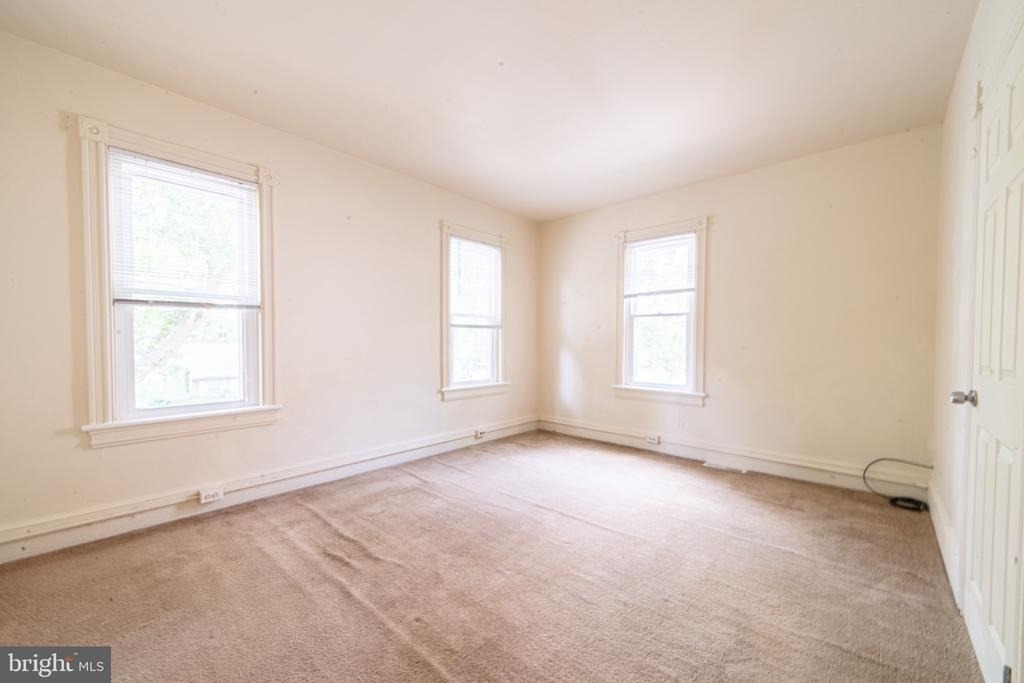 920 Cinnaminson Avenue - Photo 6