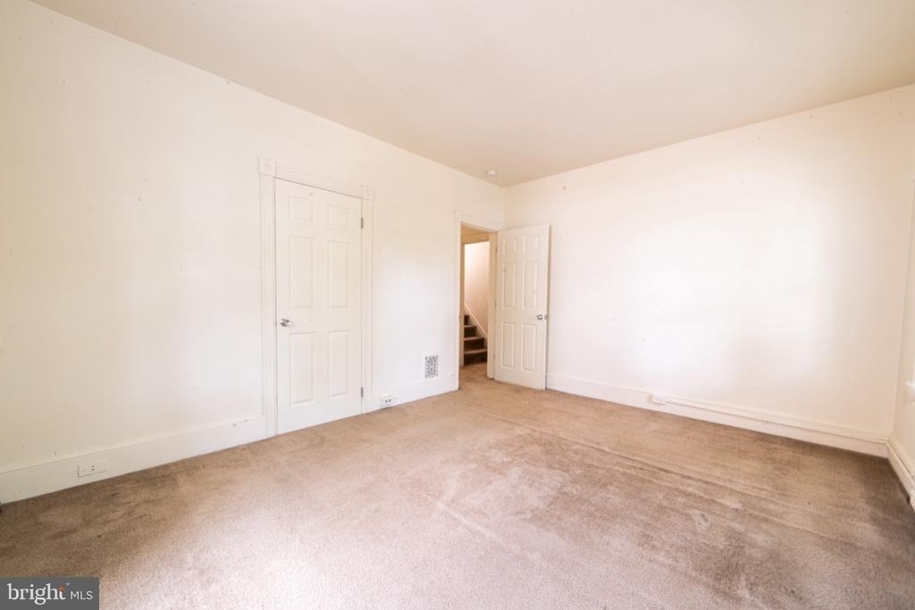920 Cinnaminson Avenue - Photo 7