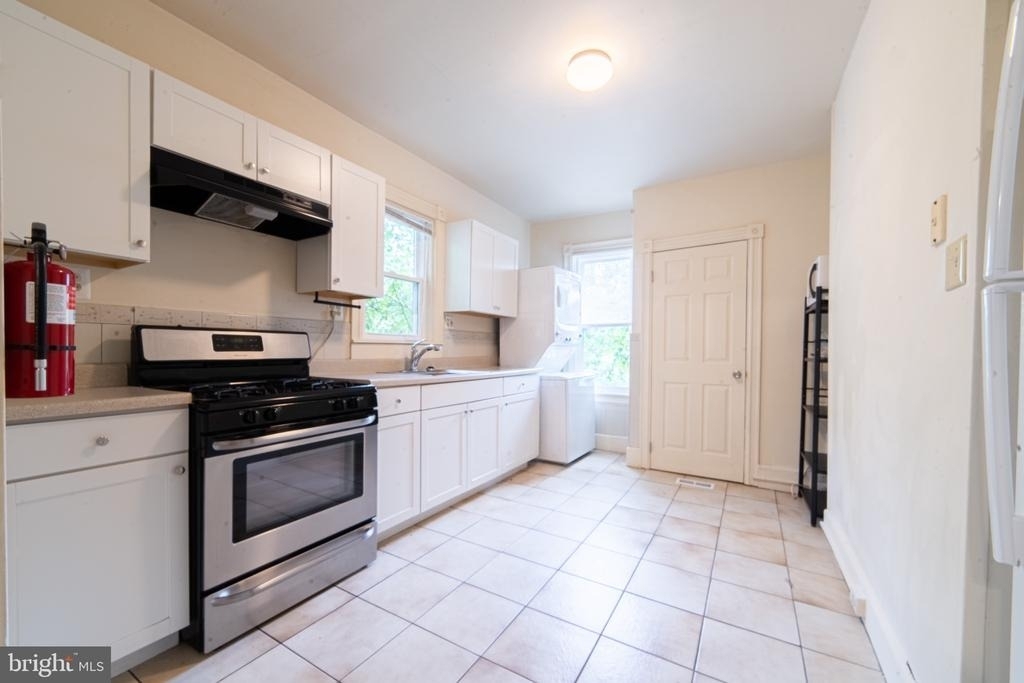 920 Cinnaminson Avenue - Photo 2