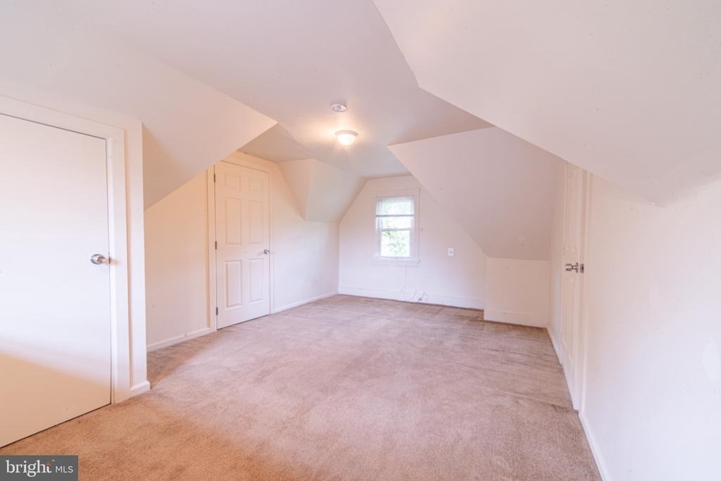 920 Cinnaminson Avenue - Photo 8