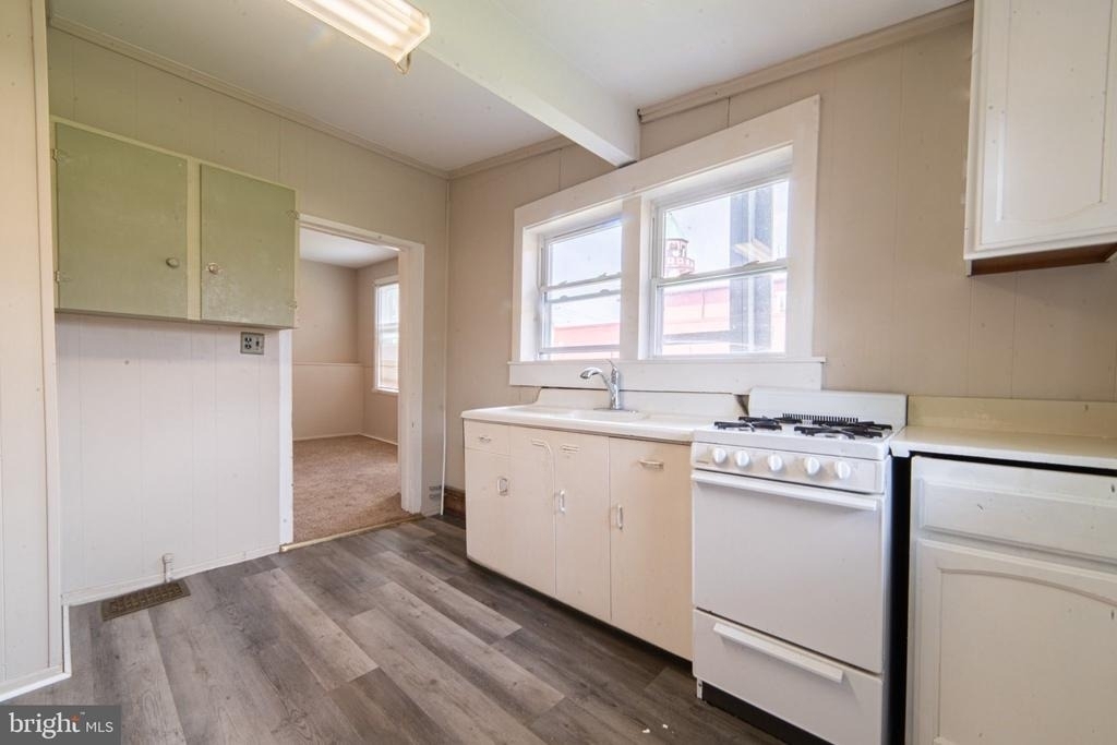 23 Pine Street - Photo 1