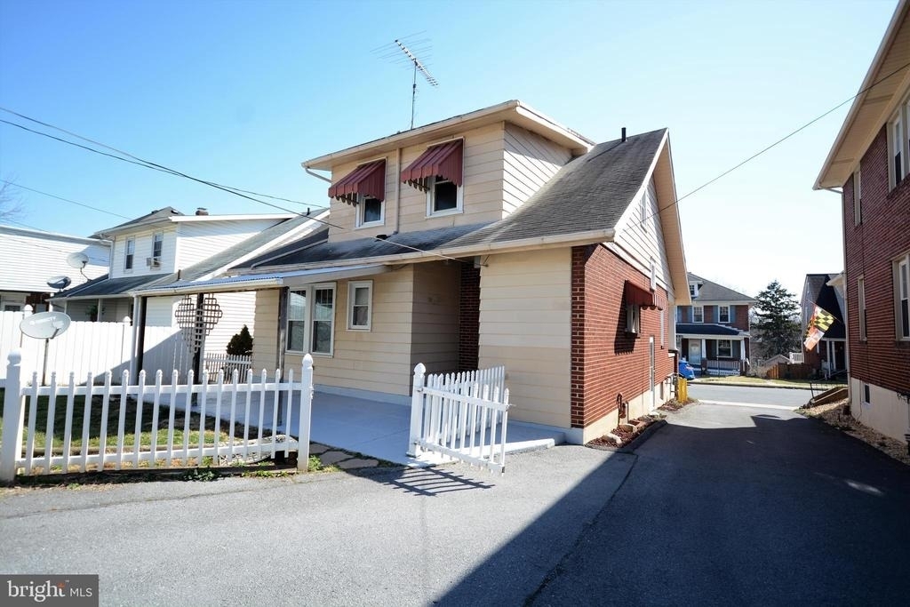 623 Guilford Avenue - Photo 26
