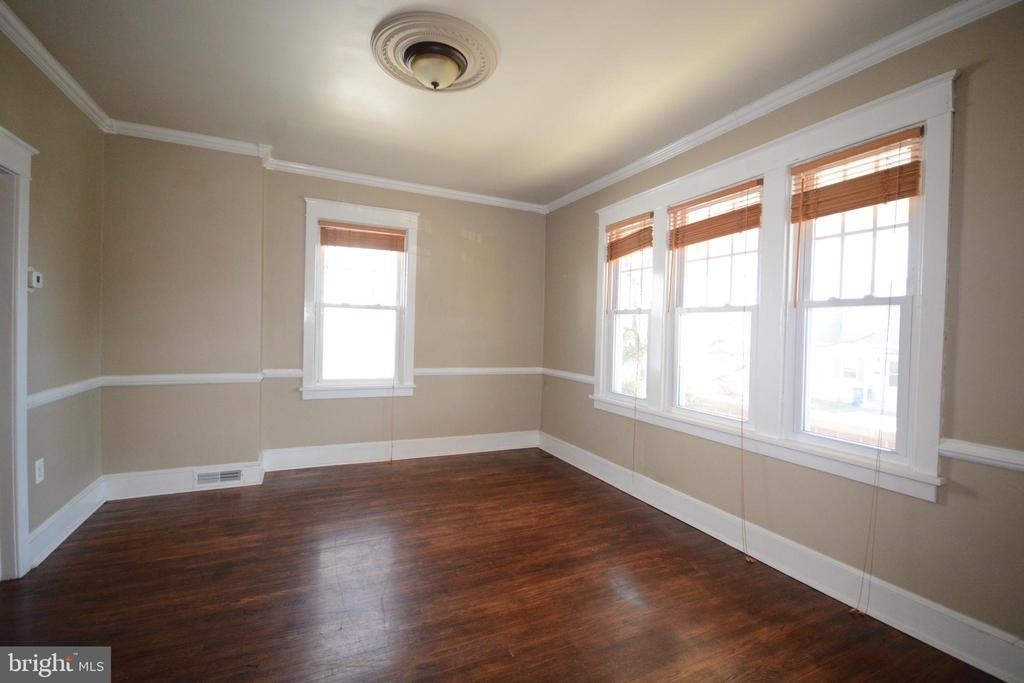 623 Guilford Avenue - Photo 5
