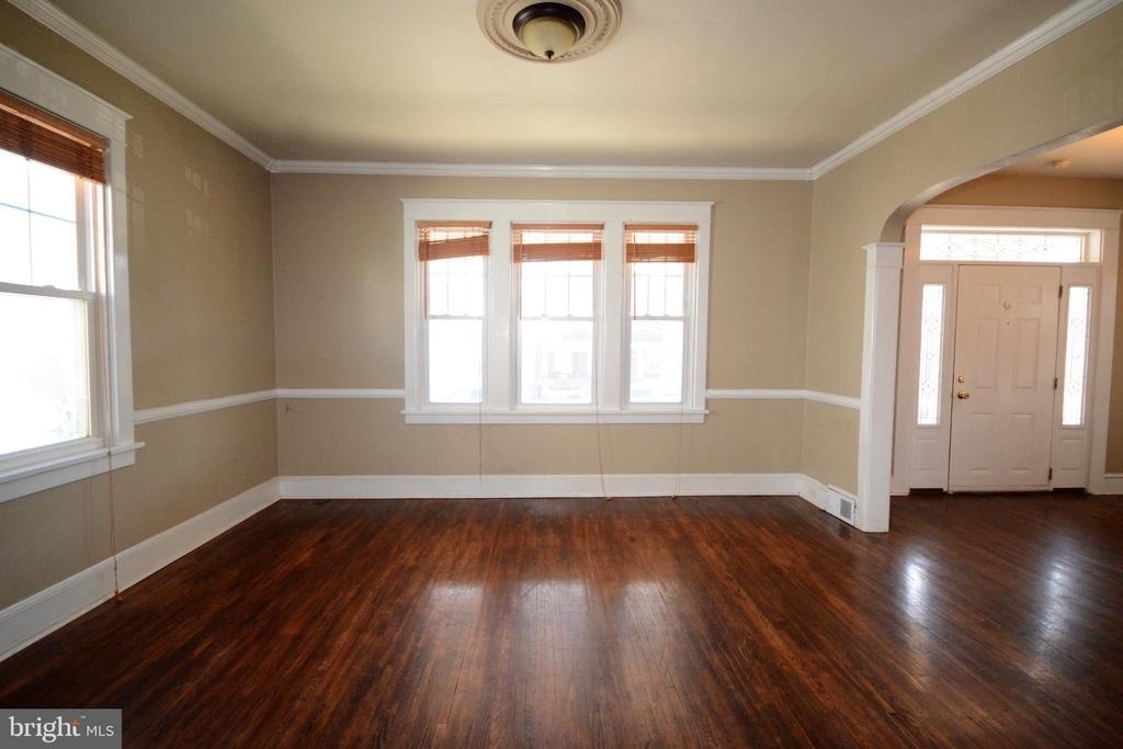 623 Guilford Avenue - Photo 6