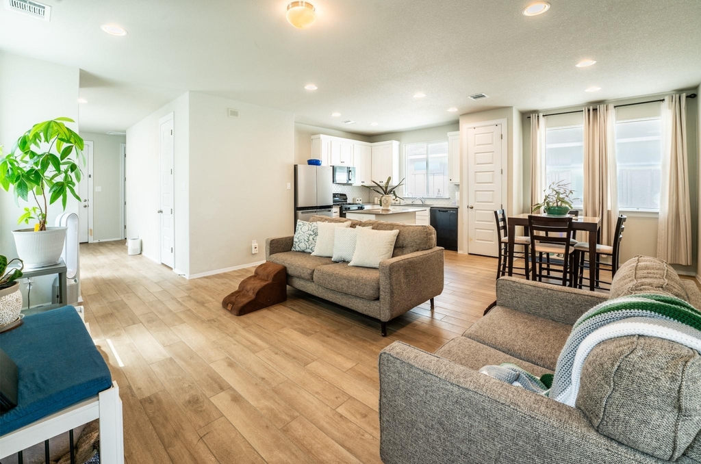 125 Fabion St - Photo 1