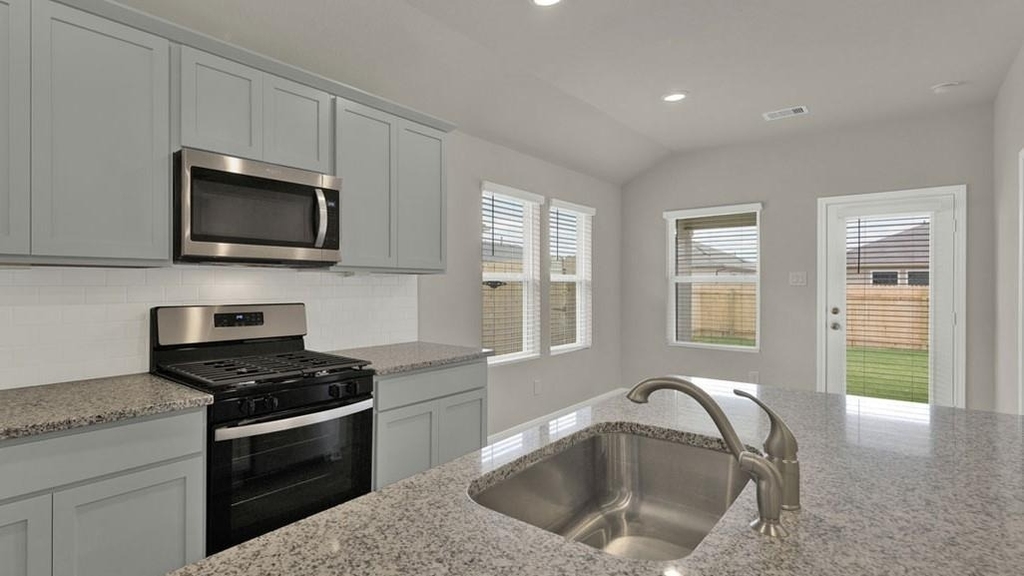 325 Darwin Pl - Photo 4
