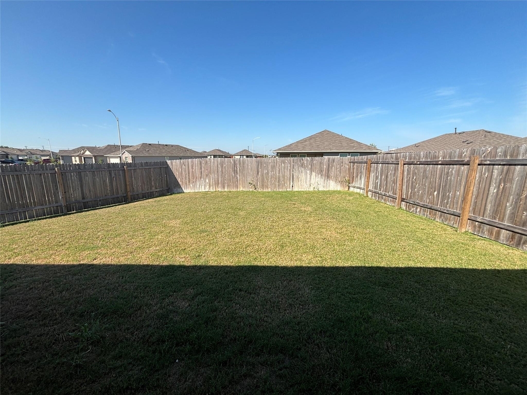 325 Darwin Pl - Photo 17