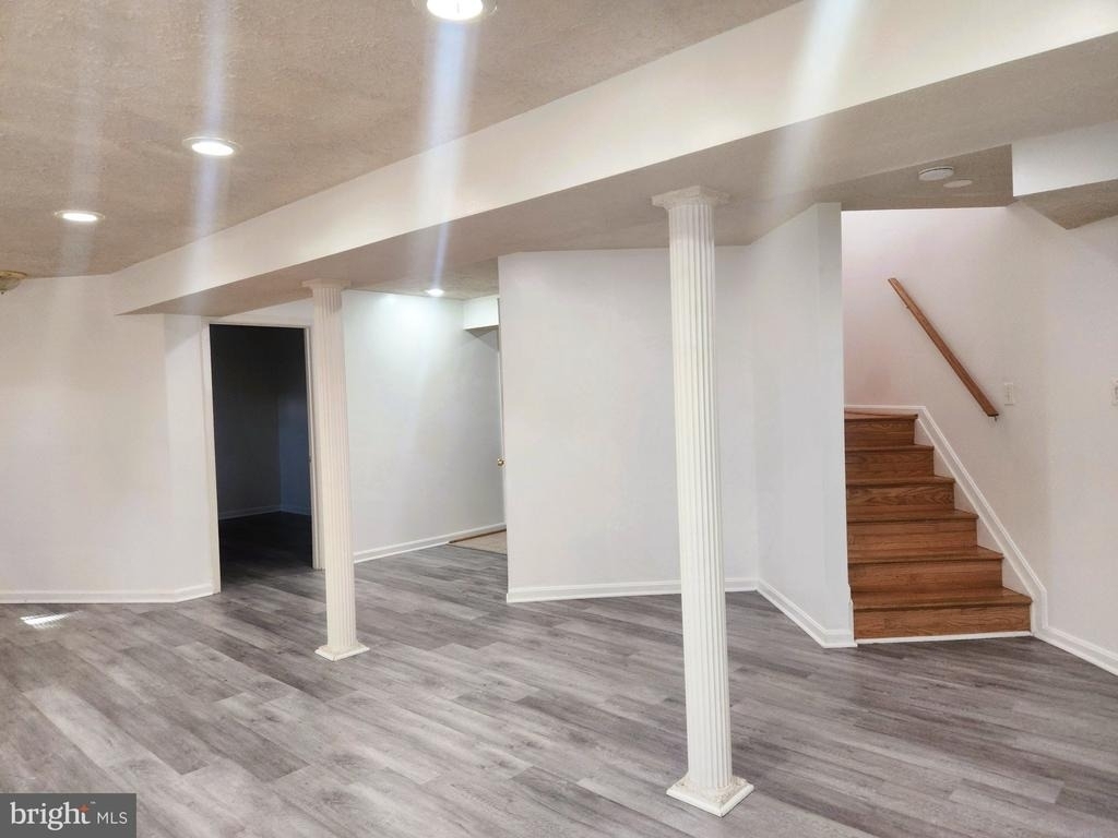 406 Clairborne Street - Photo 18